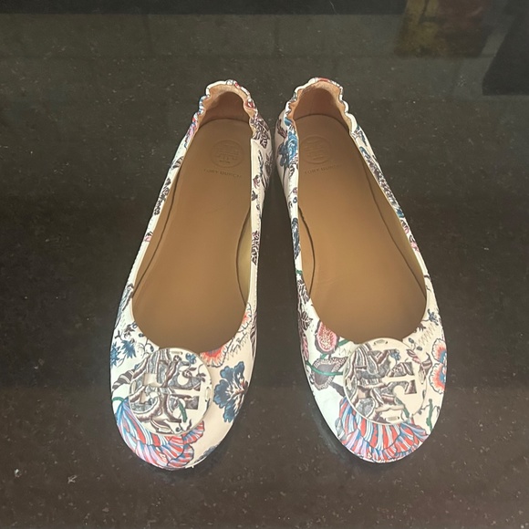 Tory Burch Minnie Floral Travel Ballet Flats - Picture 2 of 8